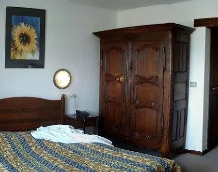 Troopeird Hotel